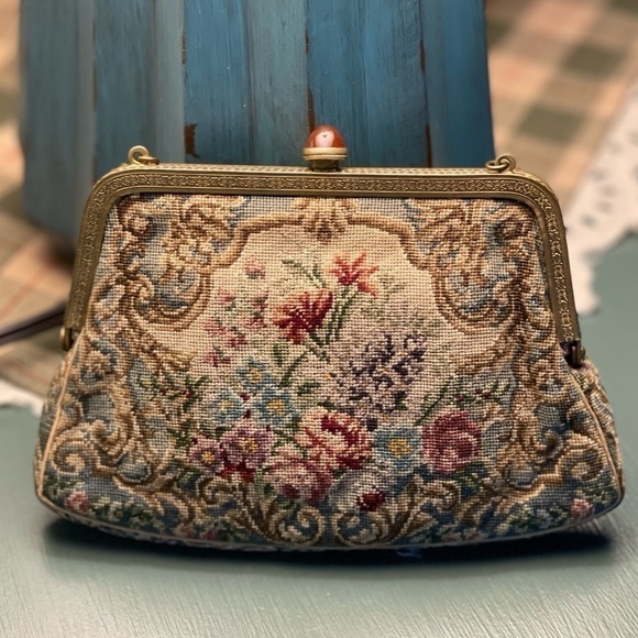 VINTAGE, LOVELY VICTORIAN EVENING BAG. MICRO PETIT POINT FLORAL EMBROIDERY. - Picture 3 of 7